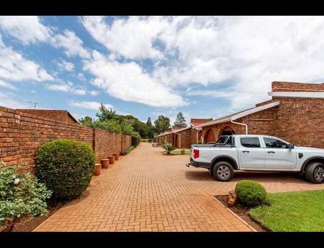 3 BEDROOM HOUSE FOR SALE IN DALVIEW